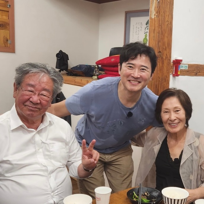 <b>임호</b>, '전원일기' 아버지 故 최불암 추모 "아프시다 돌아가셔 마음 아파...