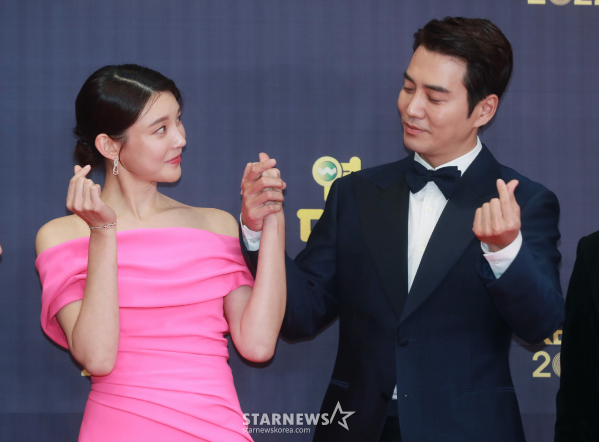 <b>주상욱</b> "<b>학폭</b>, <b>특단 조치</b> 취할 것" 일침..아내 차예련은 "의혹, 사실무근...