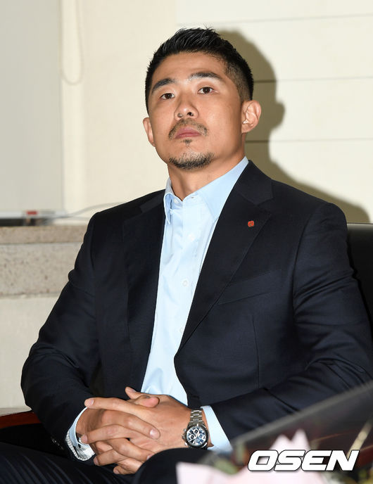 외인 영입 ’적극’-FA 베팅 ‘신중’, <b>롯데</b>의 <b>포수진</b> 보강 구상