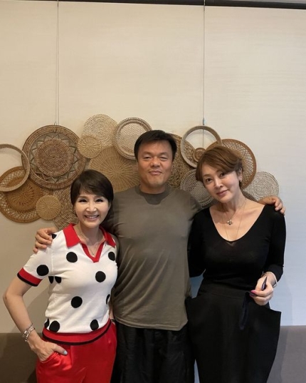 Seungyeon Lee, JYP and his wife