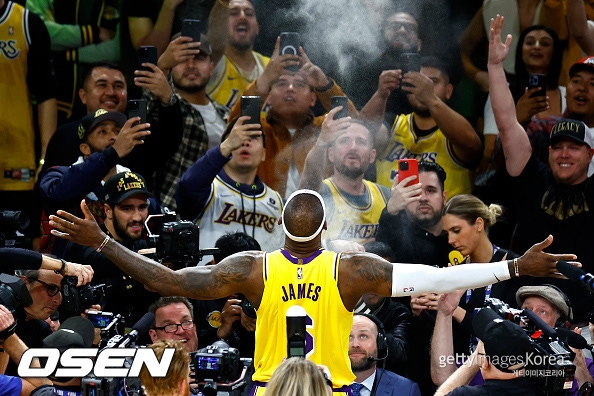 勒布朗·詹姆斯成为NBA总得分第一（综合）