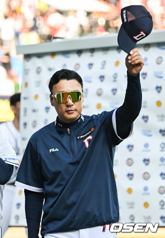주전 같은 백업, 허를 찌르는 작전…<b>허슬두</b>의 귀환, 이승엽호 기념비적...