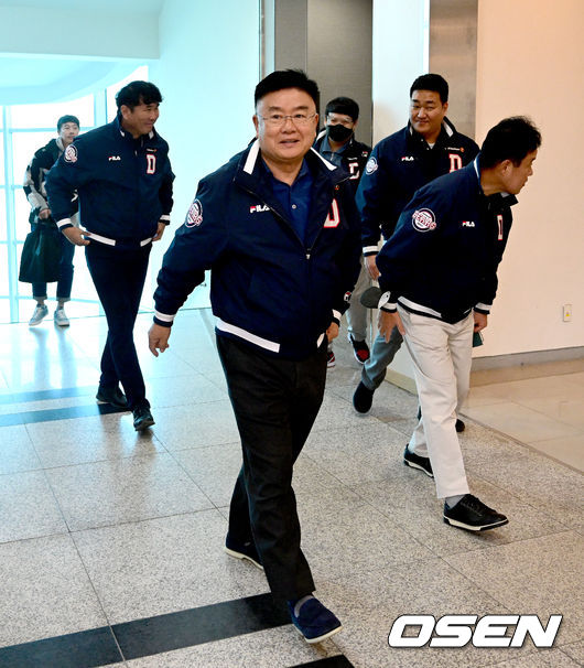 '화수분 야구 초석 & 최장기 단장' 두산 <b>김태룡 단장</b>, <b>부사장</b> 승진...단장직은...