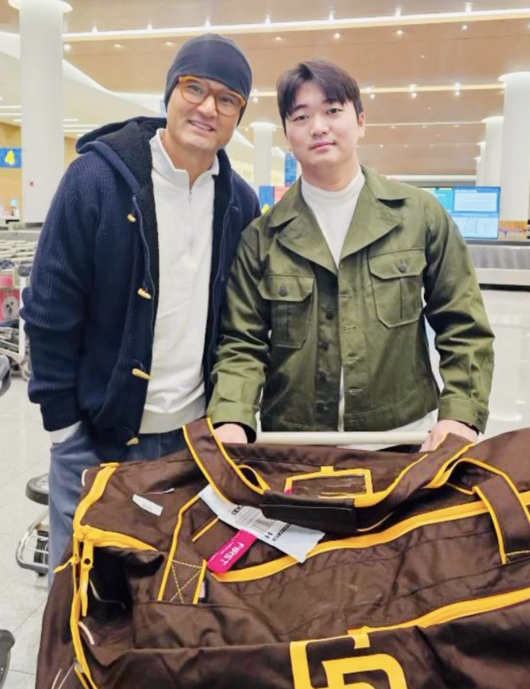 <b>박찬호</b>, ML 데뷔 앞둔 <b>고우석</b> 향해 응원 메시지 "도전에 축하 보내고 행운 기...