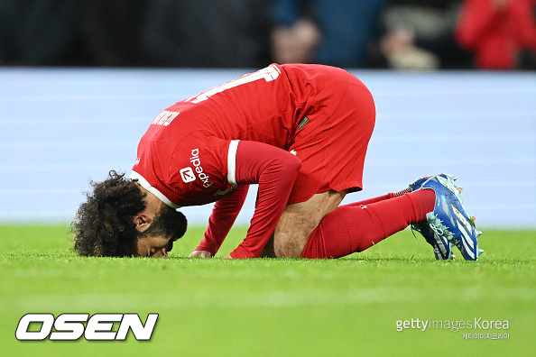 'EPL <b>선두</b>' 리버풀 '초비상'... '14득점 골잡이' <b>살라</b> 쓰러졌다 "<b>햄스트링</b> 부...