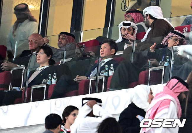 '충격패' 지켜본 정몽규 KFA <b>회장</b>... 한준희 부<b>회장</b> "경기 후 몇 분과 얘...