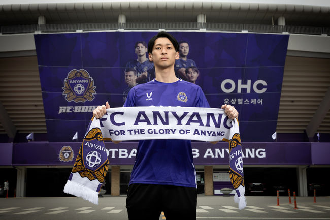 FC<b>안양</b>, '<b>북한</b> 국대 출신' <b>리영직</b> 영입...2014 인천 아시안게임 은메달 MF[공...