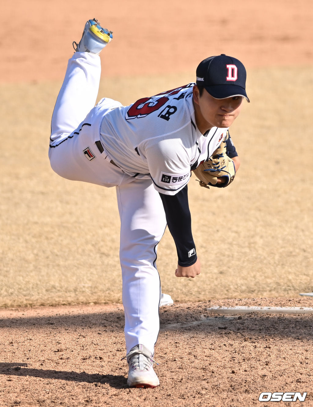 [사진]김택연, '<b>시범경기</b> 역투'