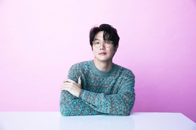 가수 <b>성시경</b>, 29일 두산 홈<b>개막전 애국가</b> 부른다