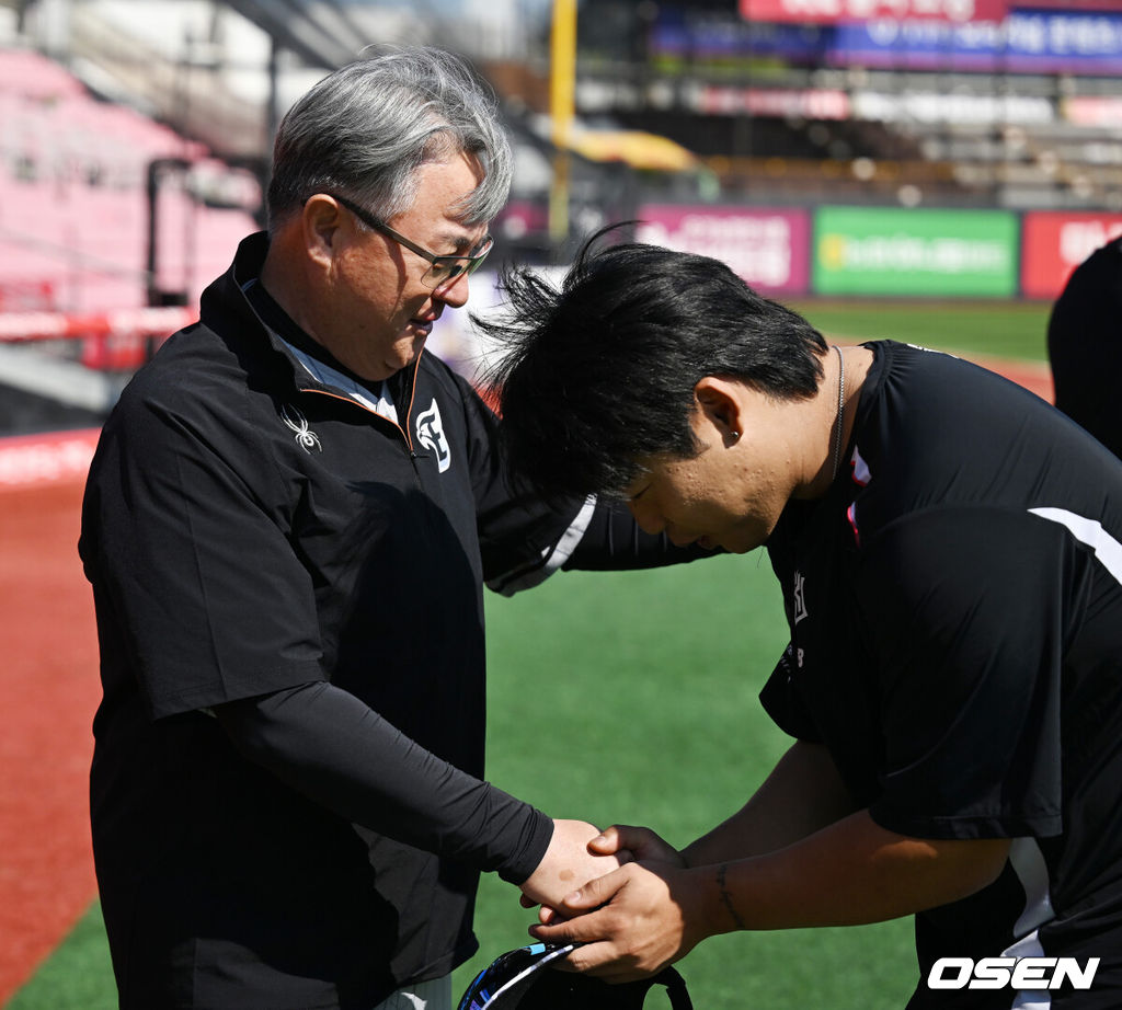 “아래 팀끼리 잘해서 올라갑시다”…8위팀 맡은 <b>김경문 감독</b>, 7위 이강...