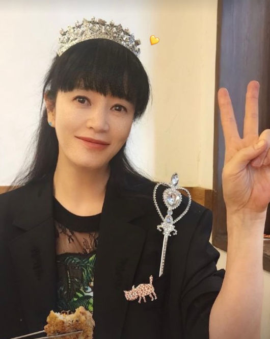 <b>김혜수</b>, 여배우들 사랑 독차지! '54세' 여왕의 <b>생일파티</b>!