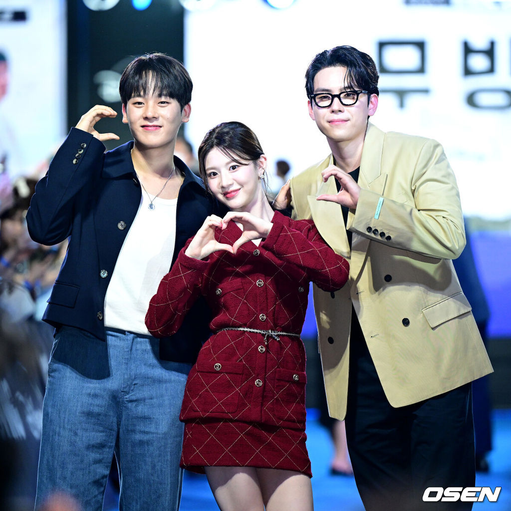 [단독] 강풀 작가, '<b>무빙</b>2' 대본 쓴다..조인성x한효주→이정하 다시 재회...