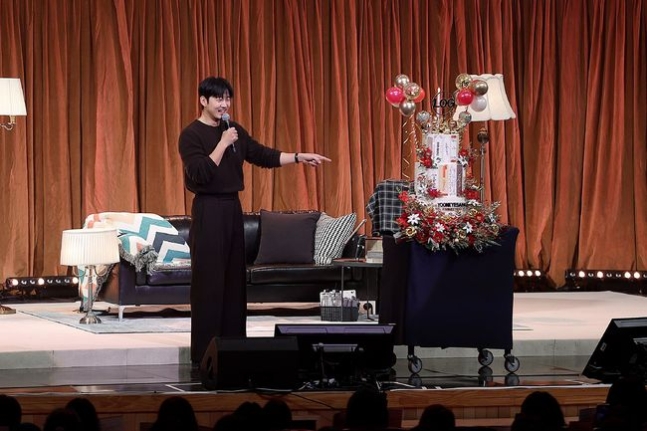 Yoon Kye-sang successfully holds fan meeting after 8 years