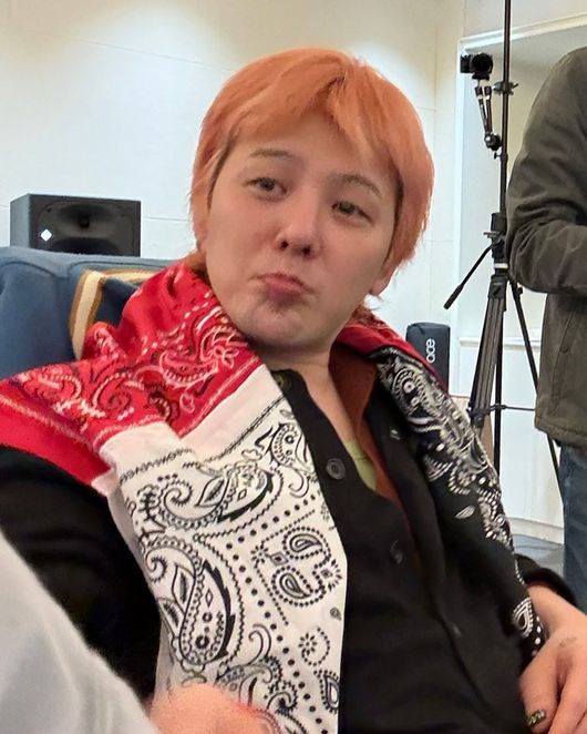 입 삐죽 나온 지드래곤님의 귀요미 발산