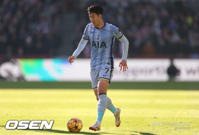 '리그 7경기 무승' 끊어낸 토트넘, 브렌트포드에 2-0 승리...손흥민 향해 쏟아진 극찬 "주장다운 모습 선보였다!" 공격진 최고 …