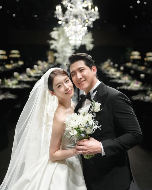 아름·지연 못 피했던 티아라 <b>결혼</b> 잔혹사…'4월 <b>결혼</b>설' <b>효민</b>은 끊어낼...
