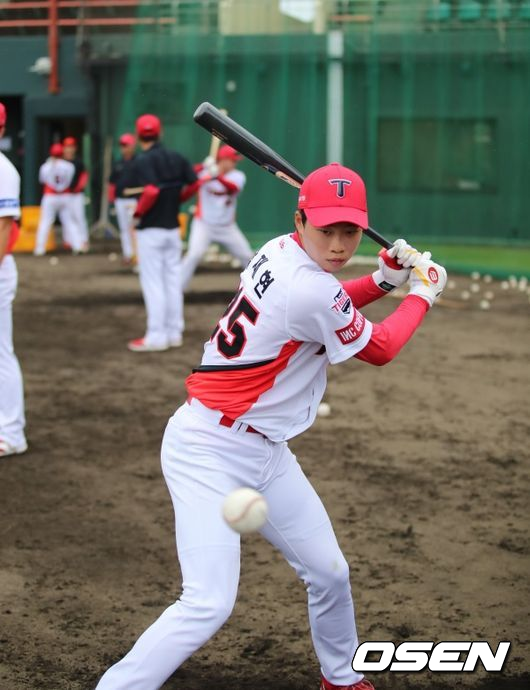 볼넷-도루-안타-볼넷, 도영처럼 빠르다, 물건이 들어왔다 꽃감독은 왜 18살 루키에 꽃혔나 [오!쎈 창원]