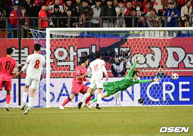 '박용우 치명적 실수→실점' 한국, 1년 전 그날 오버랩...요르단에 1-1 동점 허용(전반 진행 중) 이미지 3