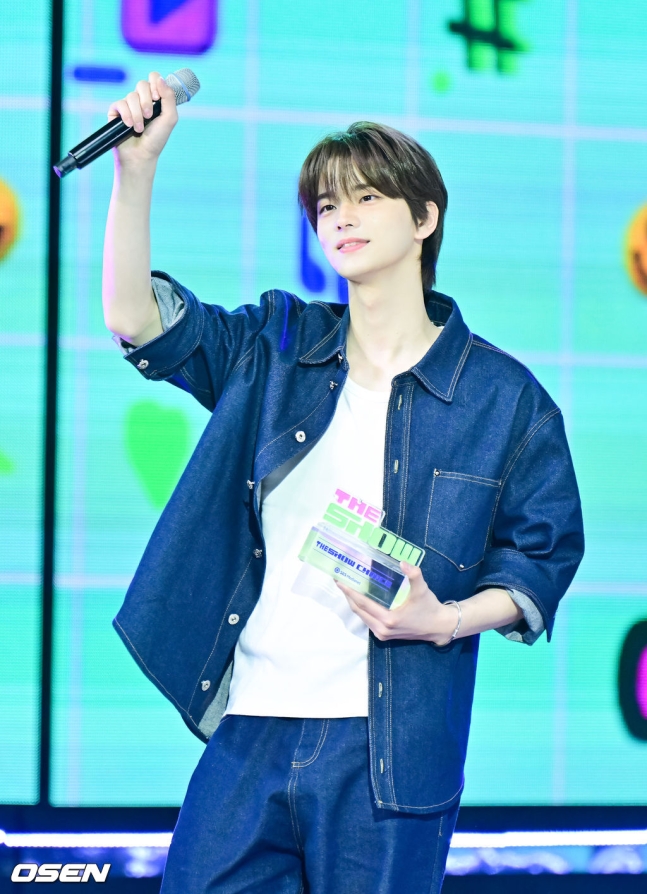 SBS MTV THE SHOW에서 1위를 차지한 투어스