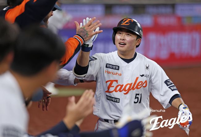 '<b>김경문 매직</b>' 황영묵 대타 역전포, 류현진 극적인 승리…한화 또 이겼...
