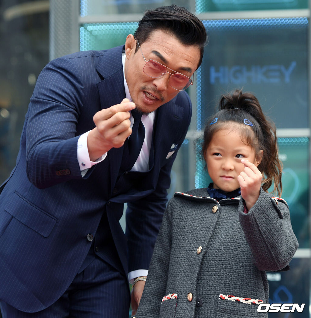 <b>추사랑</b> 절대 지켜..<b>추성훈</b> "<b>뉴욕 명문</b> 사립<b>학교</b> 면접, <b>인종차별</b> 심해 접...