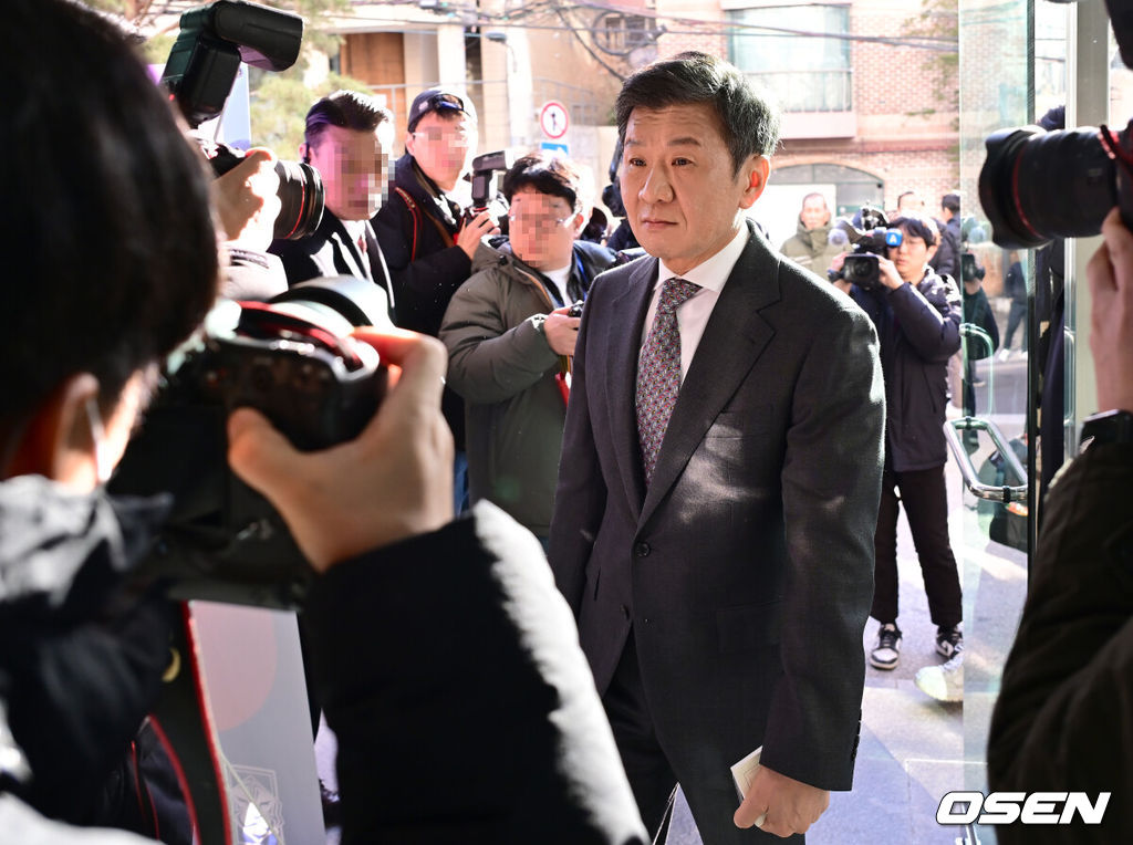 <b>정몽규</b> KFA <b>회장 중징계</b> 집행정지 '유지'... 법원, 문체부 항고 기각