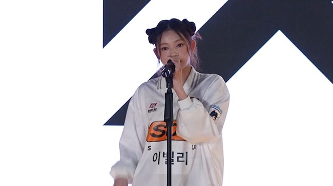‘YG 새 걸그룹’ 15세 이벨리 누구? 공개 1주일 만에 <b>천만</b>뷰 파격 [Oh!쎈...