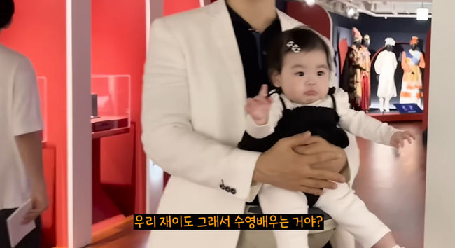 <b>박수홍</b>김다예, 8개월 딸에 <b>역사 교육</b> 철저히 "재이 외증조부, 6.25 참전...