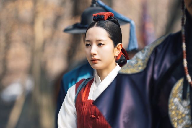 '<b>귀궁</b>' <b>김지연</b> "멋진 선배=김태리…주인공은 저렇게 해야하는구나 싶어...