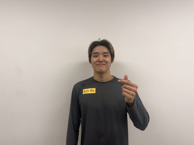 '대회 신기록 작성' 황선우, 광주대회 접영 100m 金...<b>김우민</b>도 <b>자유형</b> ...