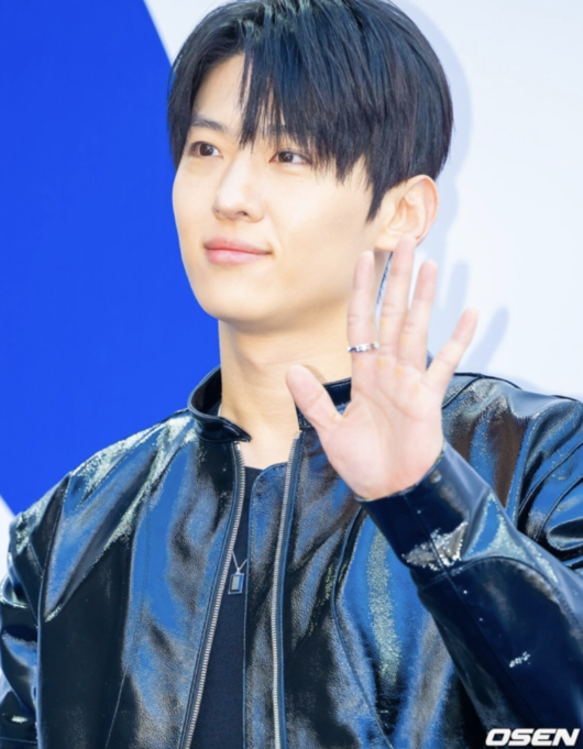 '<b>배우</b>' <b>데뷔</b> 한 이유? <b>덱스</b> "능력 안 되니까..다 찔러보는 것" 눈길 ('핸...