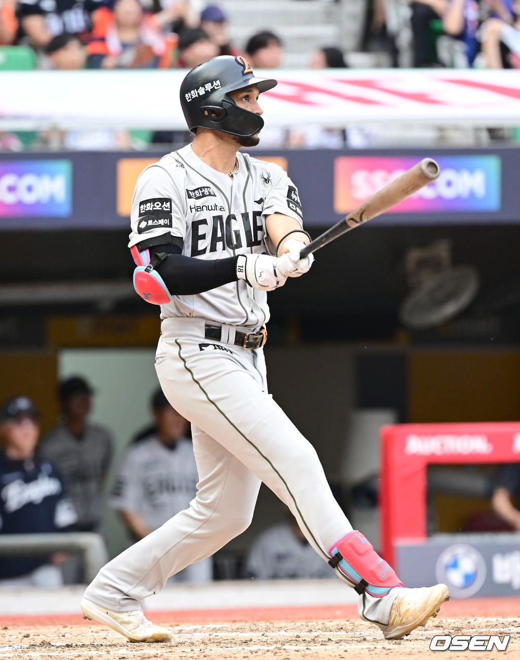[사진]KBO 첫 <b>홈런</b> <b>리베라토</b>,'<b>역전</b> 스리런포'