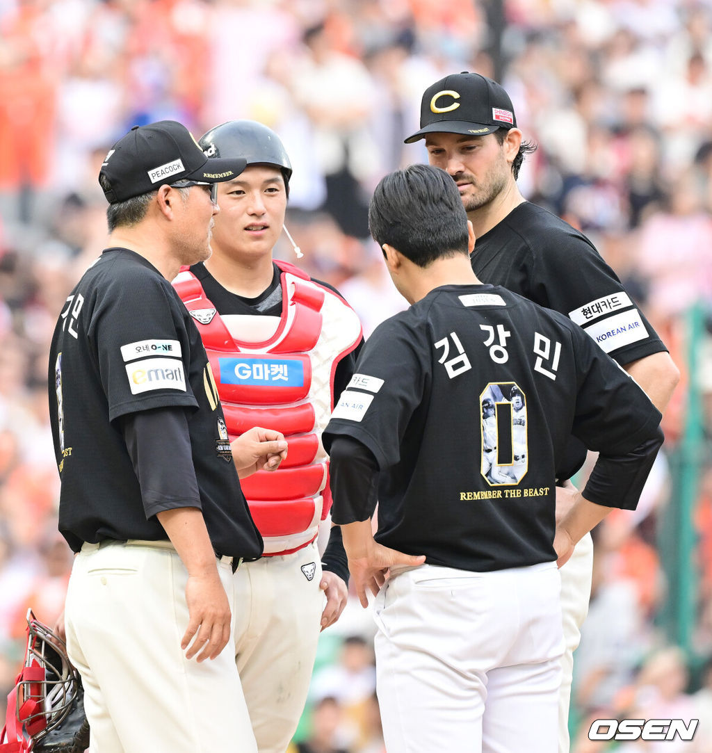 ‘폰세 11승+<b>리베라토</b> 첫 <b>홈런</b>+김서현 20세이브’ <b>한화</b>, 에이스 맞대결...