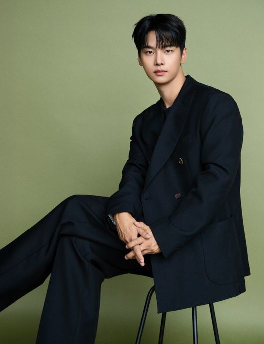 "정경호 연기대상 받길" <b>차학연</b>, '<b>노무진</b>' 현장 10분 일찍 간 이유 [인터...