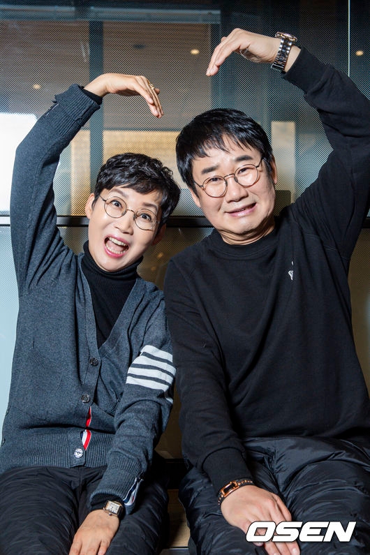 <b>팽현숙</b> "<b>최양락</b>과 36년째 각방 쓰는 중..키스는 매일 해"(홈즈)
