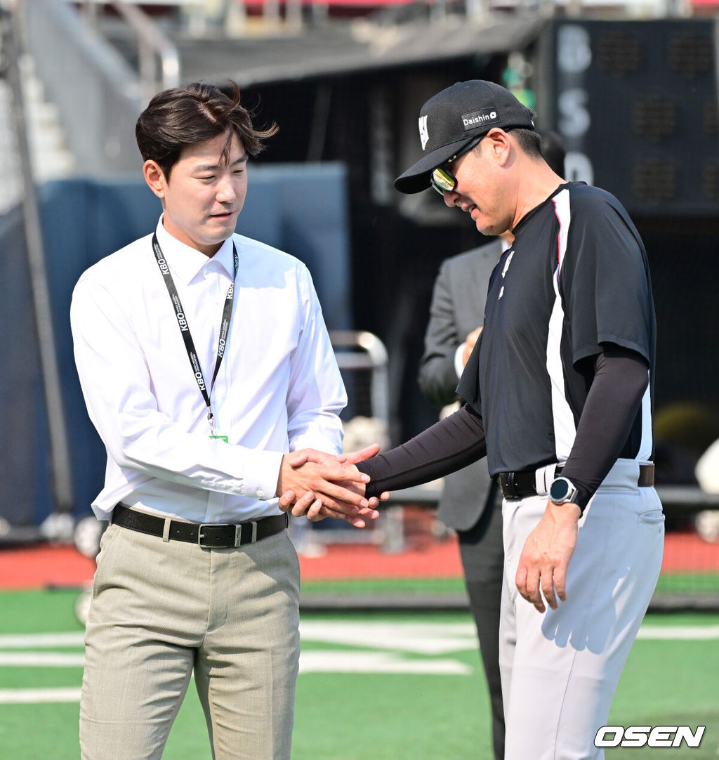 “두산에 청춘 바친 선수라…” 40세 <b>천재 유격수</b>, 276일 만에 그라운드...