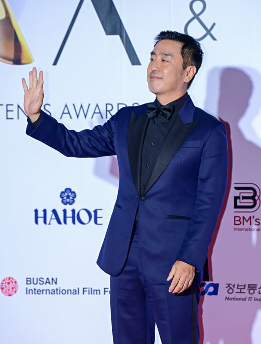 <b>LG</b>, 주중 키움전 승리기원 <b>시구</b> 진행...9일 신인 걸그룹 <b>키라스</b>-10일 류...