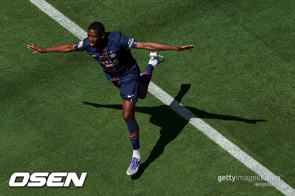 '<b>이강인 환상 패스</b>→골 기점 역할' PSG, 레알 마드리드 4-0 대파... 클럽...
