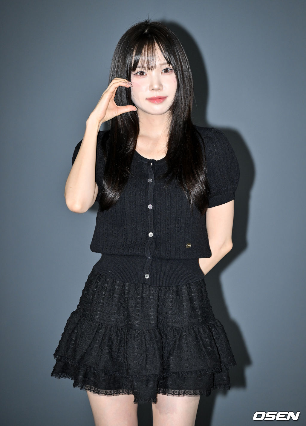 [사진]우정잉, '<b>오늘도 데뷔조</b>' 리더