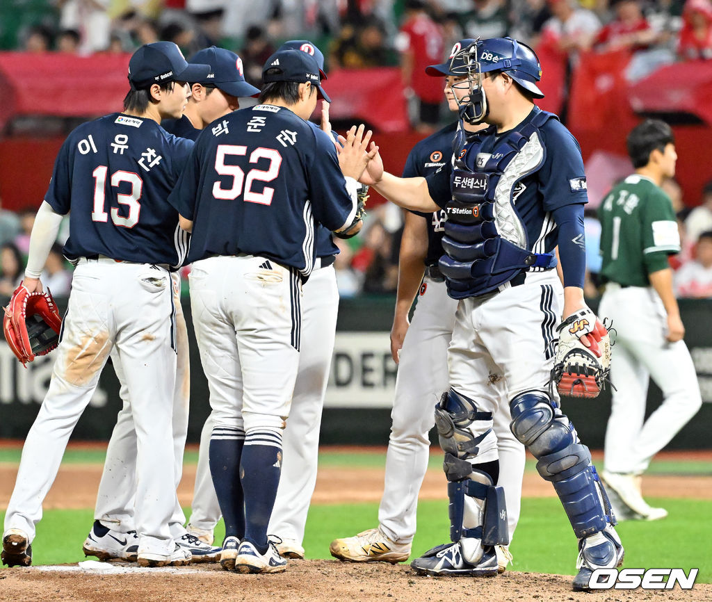 [사진]SSG에 5-0 <b>완승</b>을 거둔 <b>두산</b>