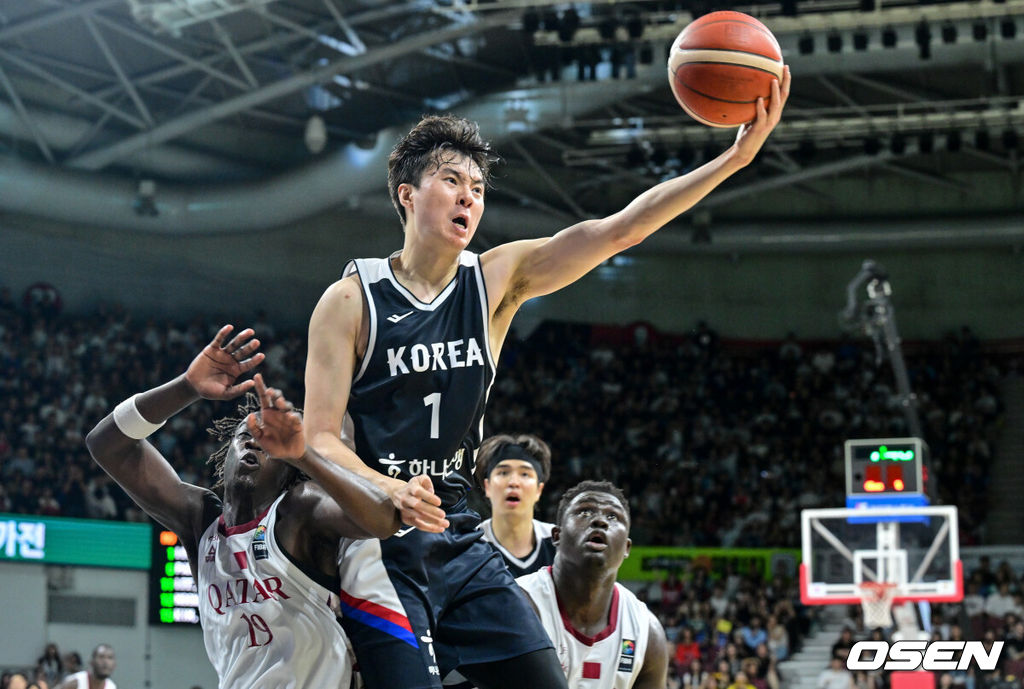 '해외파 듀오' <b>여준석</b>·<b>이현중</b> 빛났다...남자농구, 아시아컵 전초전 4연...