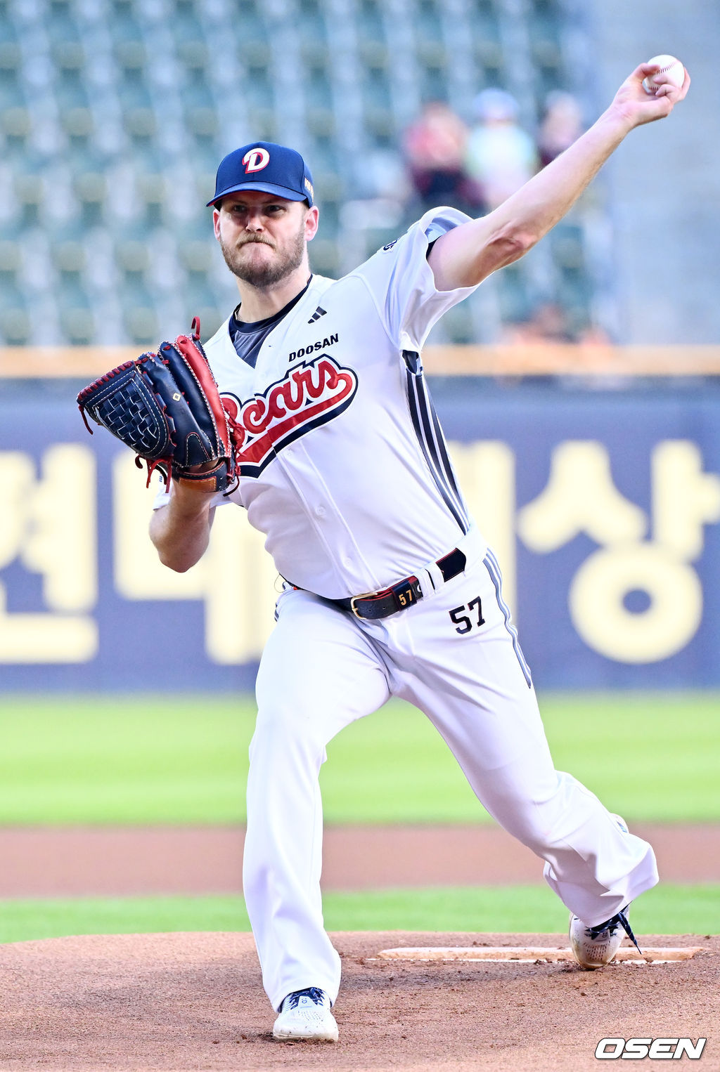 [사진]<b>두산</b> 선발 콜<b>어빈</b>,'혼신의 <b>역투</b>'