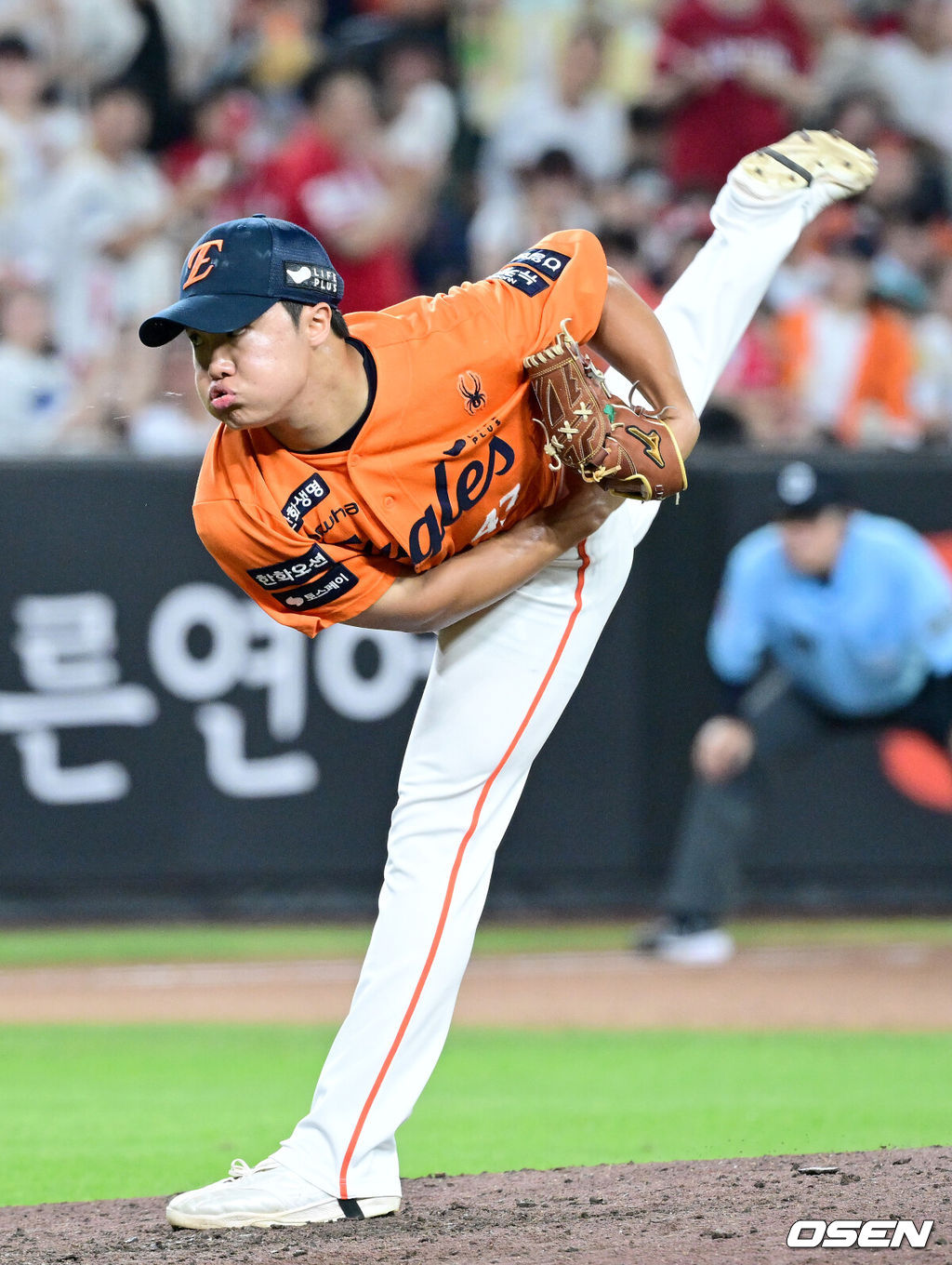 류현진을 왜 1이닝 만에 뺐나, <b>김경문 감독</b> "1회부터 5점 주고 던진다는...
