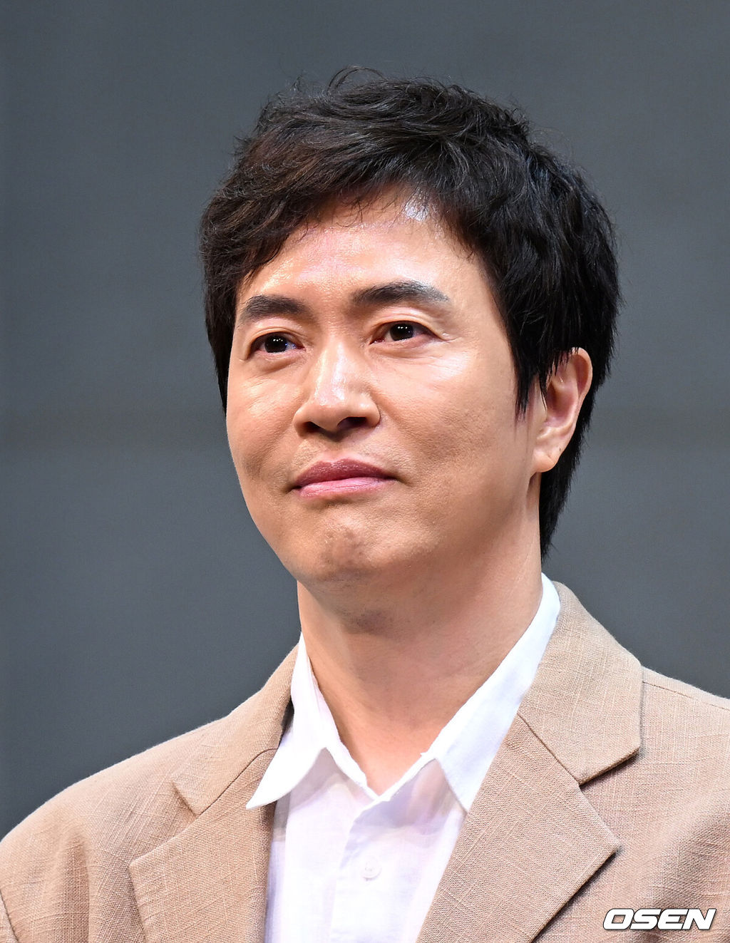 '<b>모친상</b>' <b>김정민</b>, 팬들 <b>조의금</b> 전액 <b>기부</b> "어머니 뜻..작지만 응원되길...