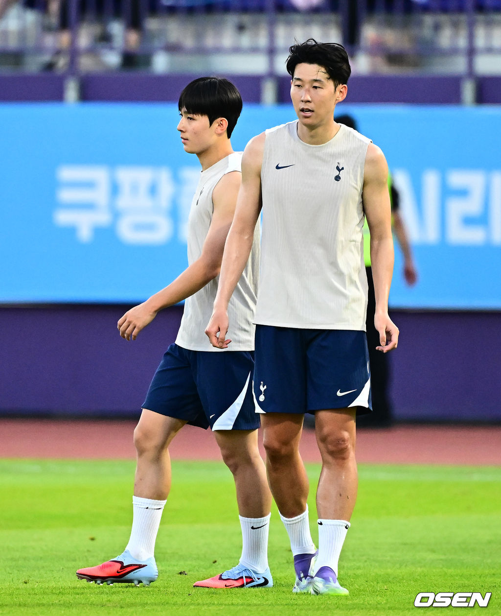 [사진]<b>토트넘</b> <b>손흥민</b>-양민혁, 한국인 듀오