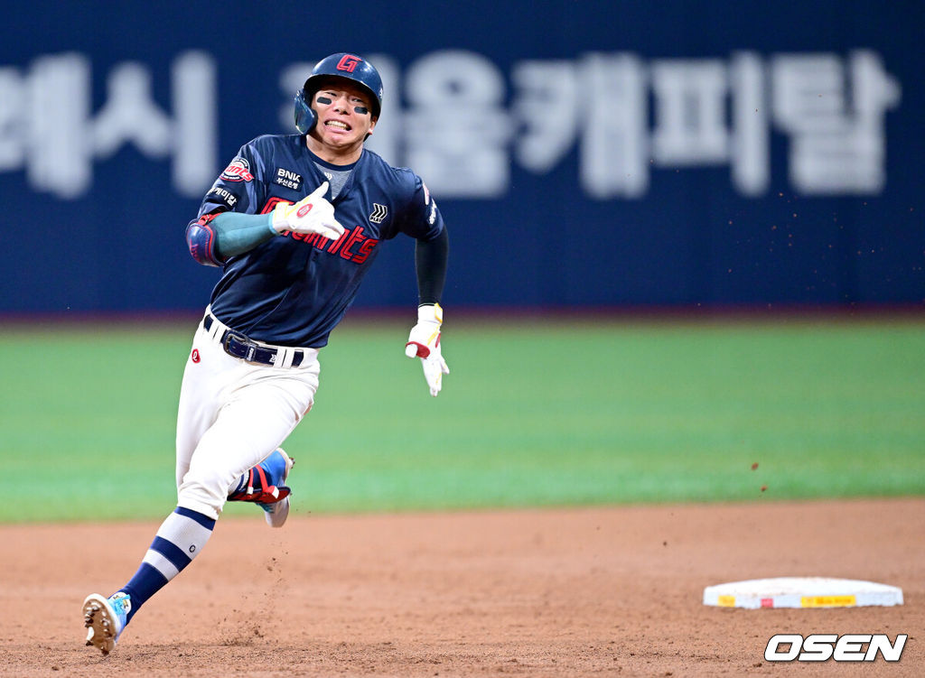 '<b>박세웅 부활</b>+홍민기 합류' 후반기 ERA 1위가 롯데라니…이제 순위의 문...