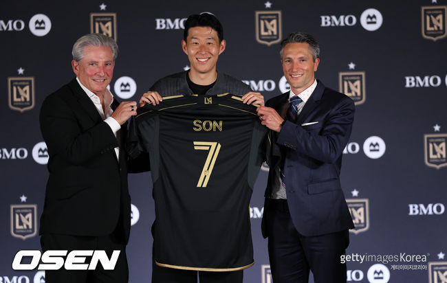 [공식발표] '세계 최고의 미드필더' <b>뮐러</b>, <b>밴쿠버</b> 입단...LAFC 소속 손흥...