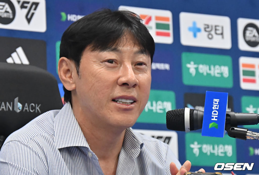 [사진] 기자회견 갖는 <b>신태용 울산</b> HD 감독
