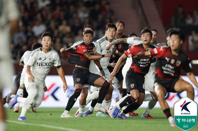 '<b>조르지</b> 12초 벼락골' <b>포항</b>, 전북 22경기 무패 끊었다! 홈에서 3-1 승리....