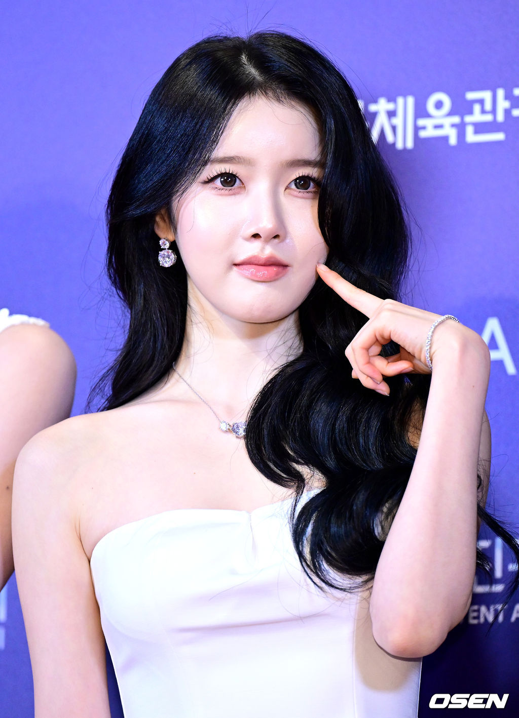 [사진]스테이씨 시은, '<b>눈빛</b>으로 녹이네'